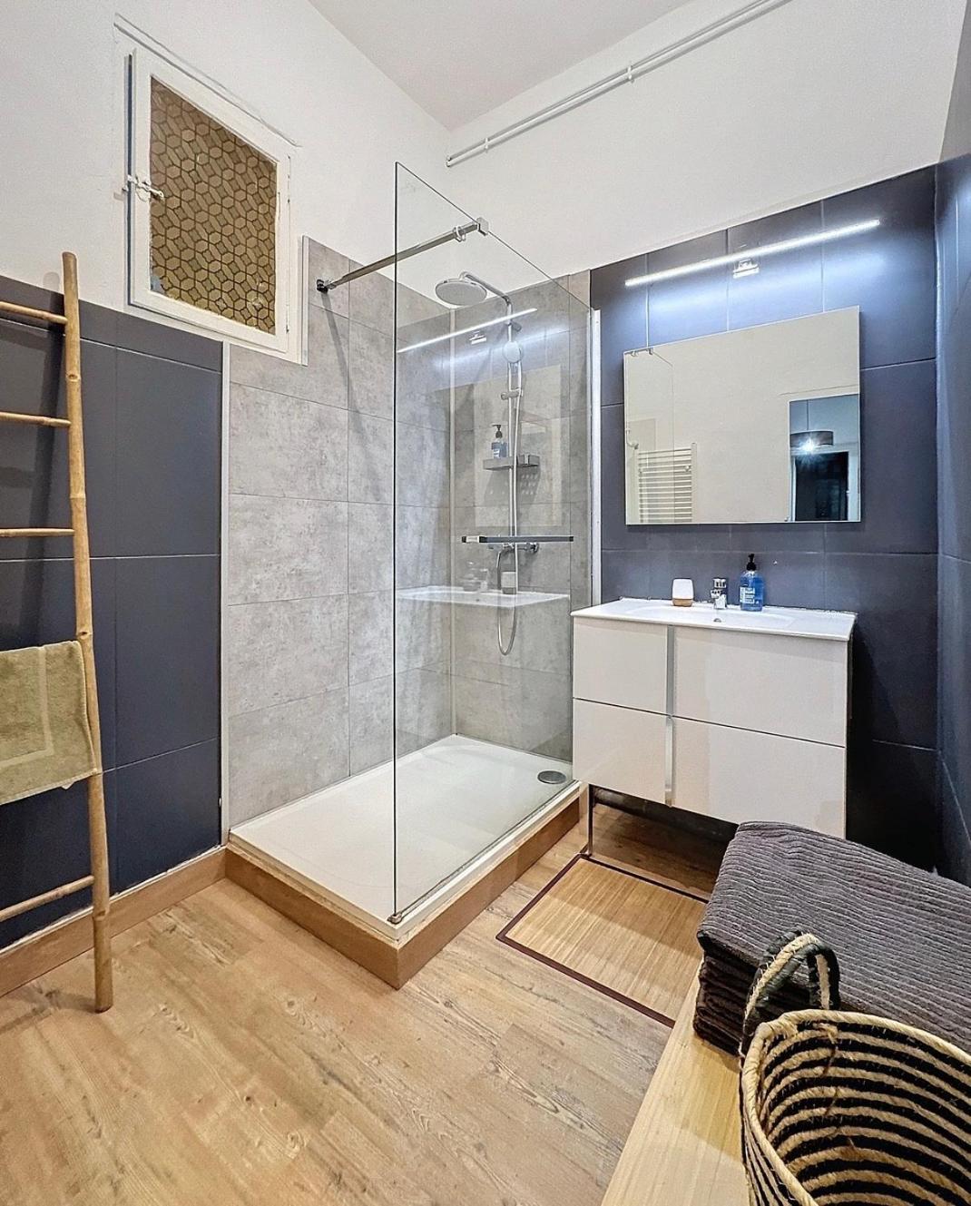 Apartamento Nouveau - 100m2 Avec Terrasse A 1 Min De La Place De La Comedie *